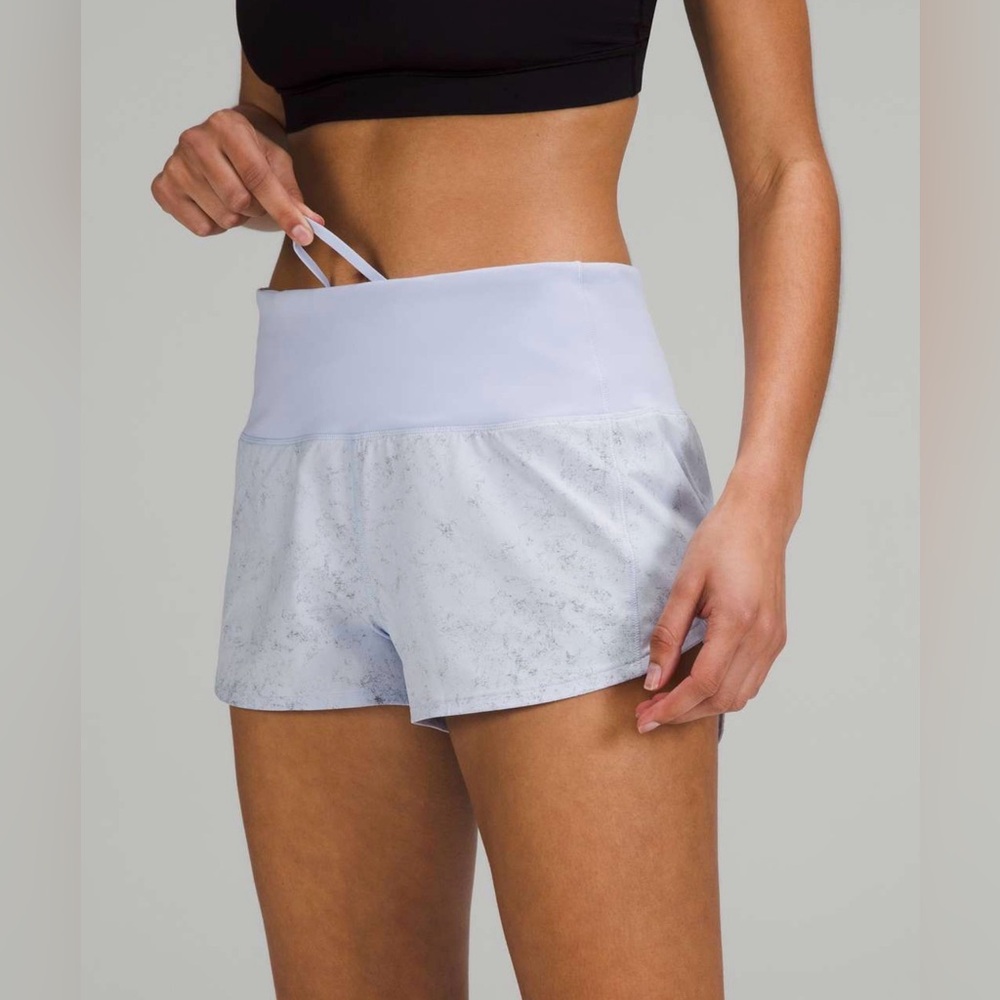 Lululemon Speed Up High Rise Short in Gravel Dust Pastel Blue Multi Size 0